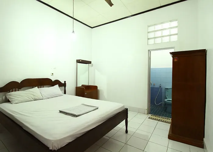 Dua Dara Kuta Hotel Legian