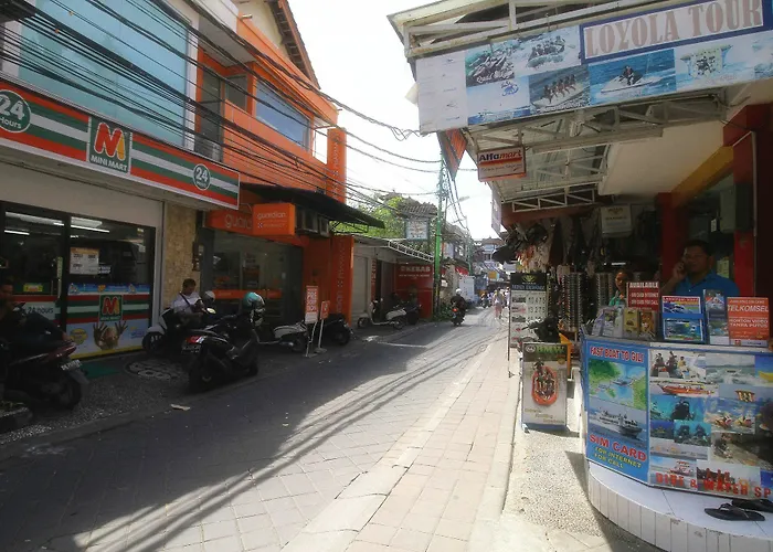 Dua Dara Kuta Hotel 2*