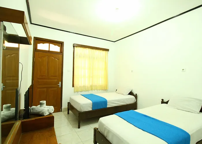 Dua Dara Kuta 2* Legian