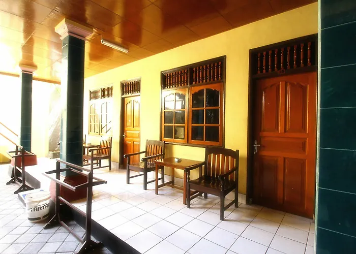 Dua Dara Kuta Hotel