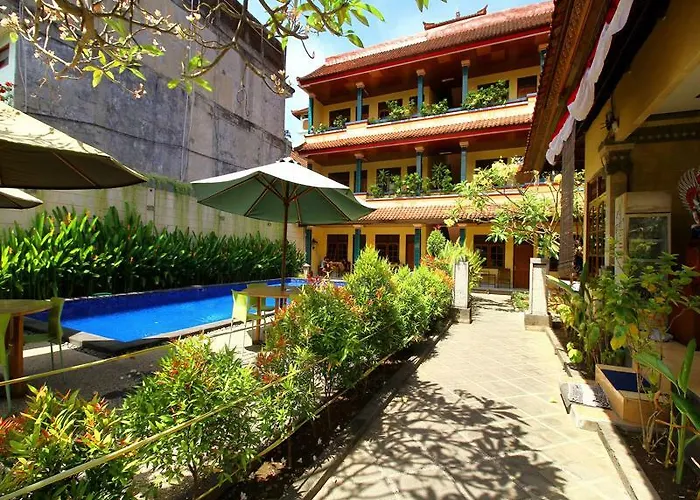Dua Dara Kuta Hotel Legian