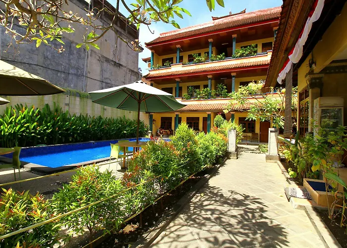 Dua Dara Kuta 2* Legian