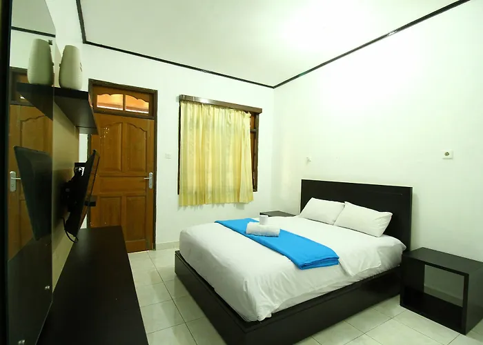 Dua Dara Kuta 2* Legian