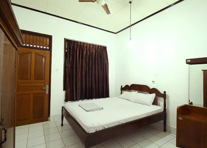 Dua Dara Kuta Hotel Legian